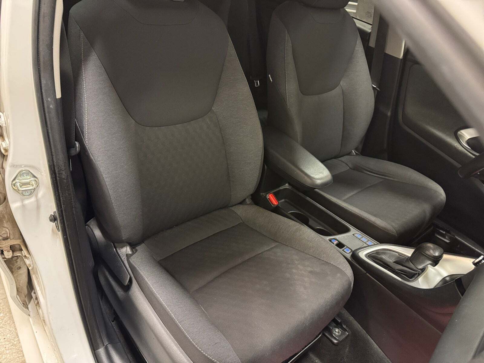 Hvid Toyota Yaris fra 2021