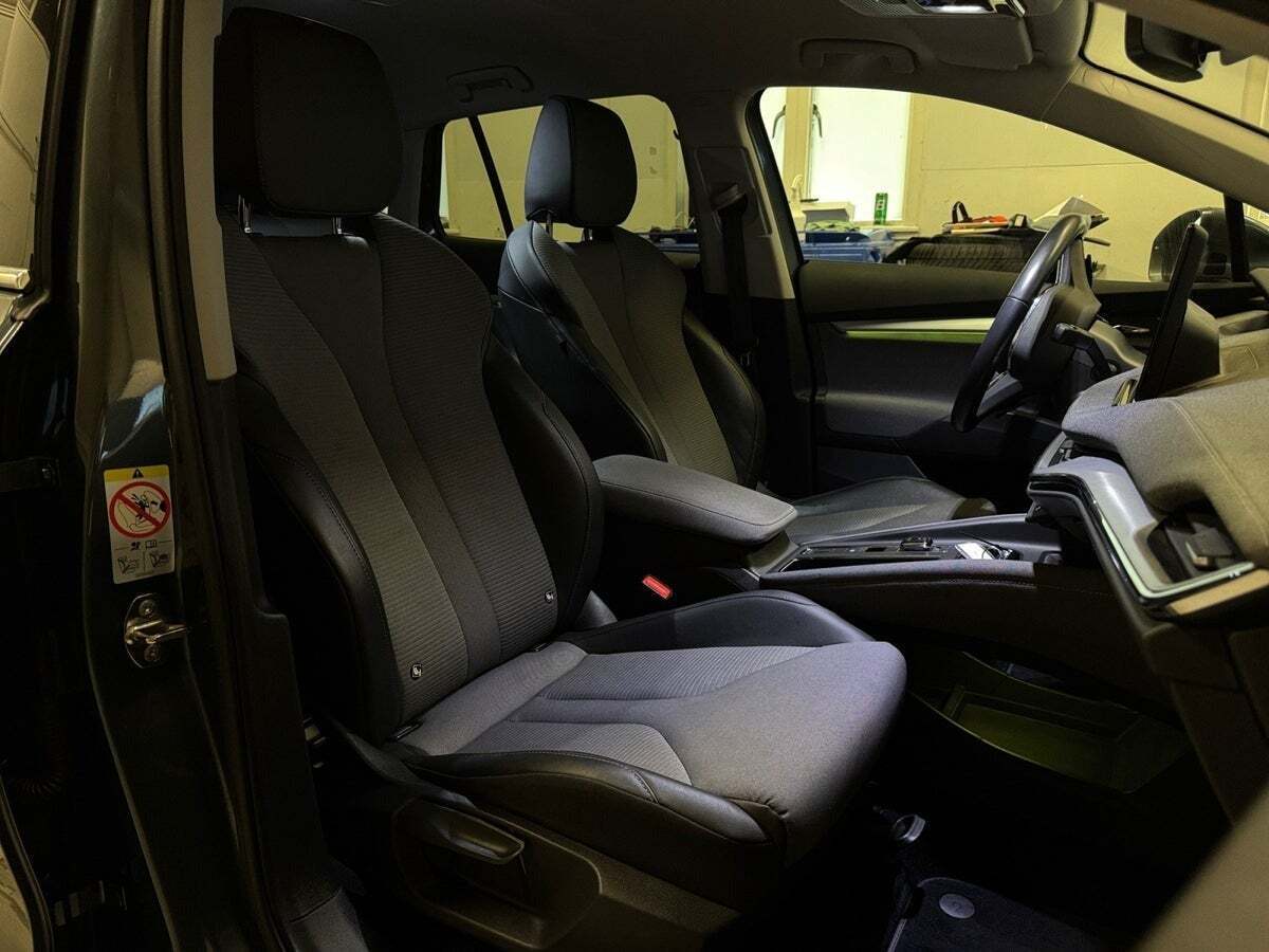 Grå Skoda Enyaq fra 2022