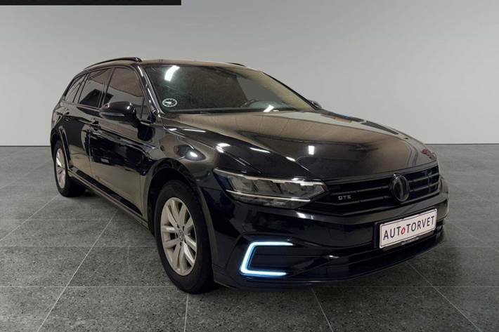 Sort VW Passat fra 2020