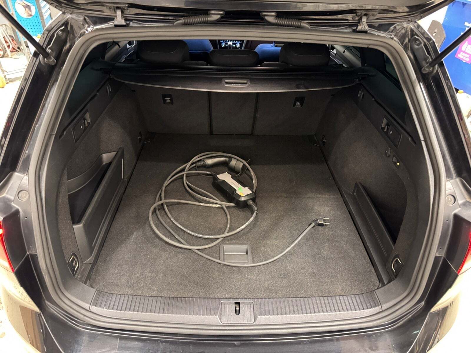 Sort VW Passat fra 2020