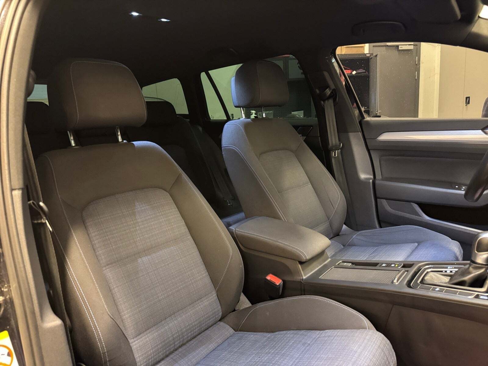 Sort VW Passat fra 2020