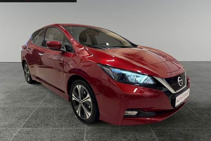 Rød Nissan Leaf fra 2020