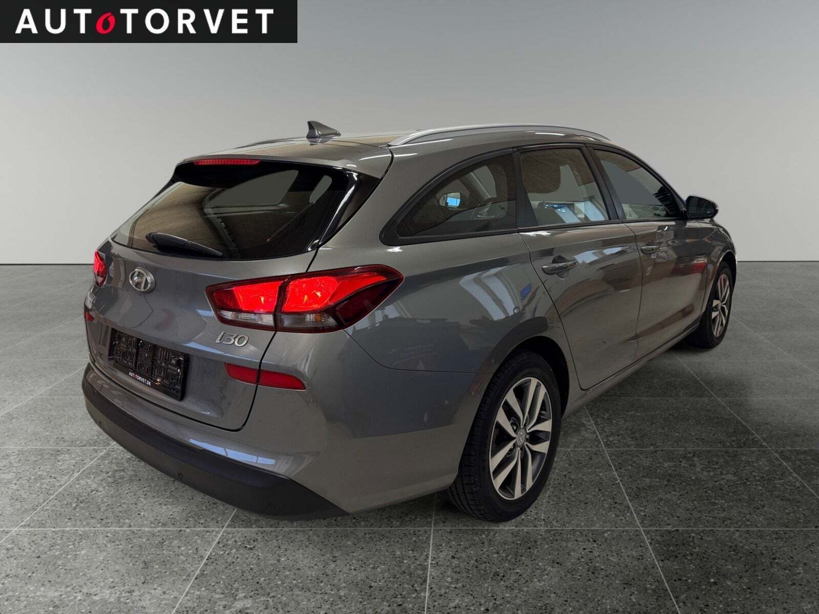Grå Hyundai i30 fra 2020