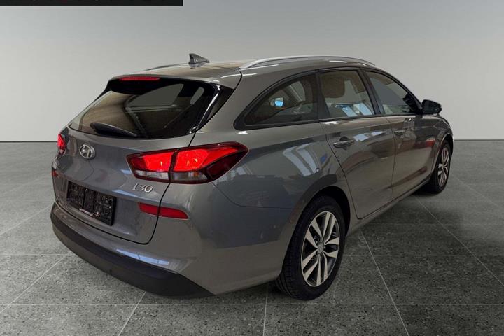 Grå Hyundai i30 fra 2020