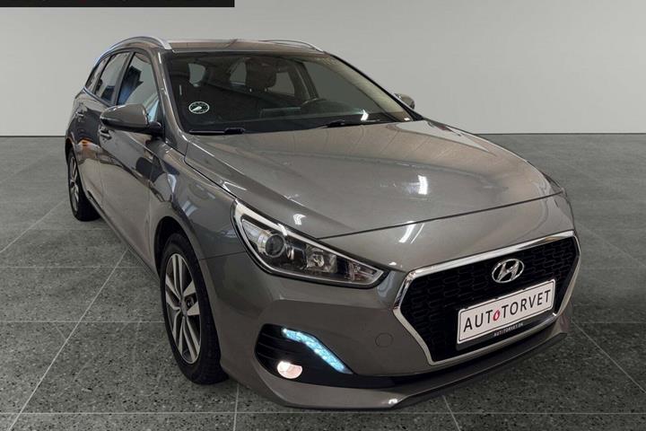 Grå Hyundai i30 fra 2020