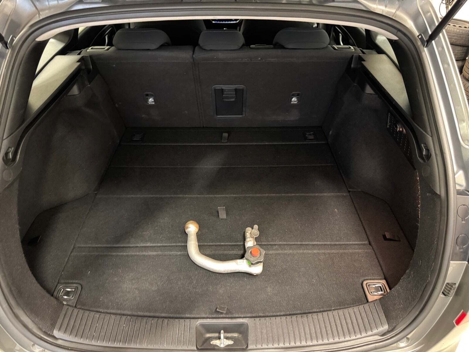 Grå Hyundai i30 fra 2020