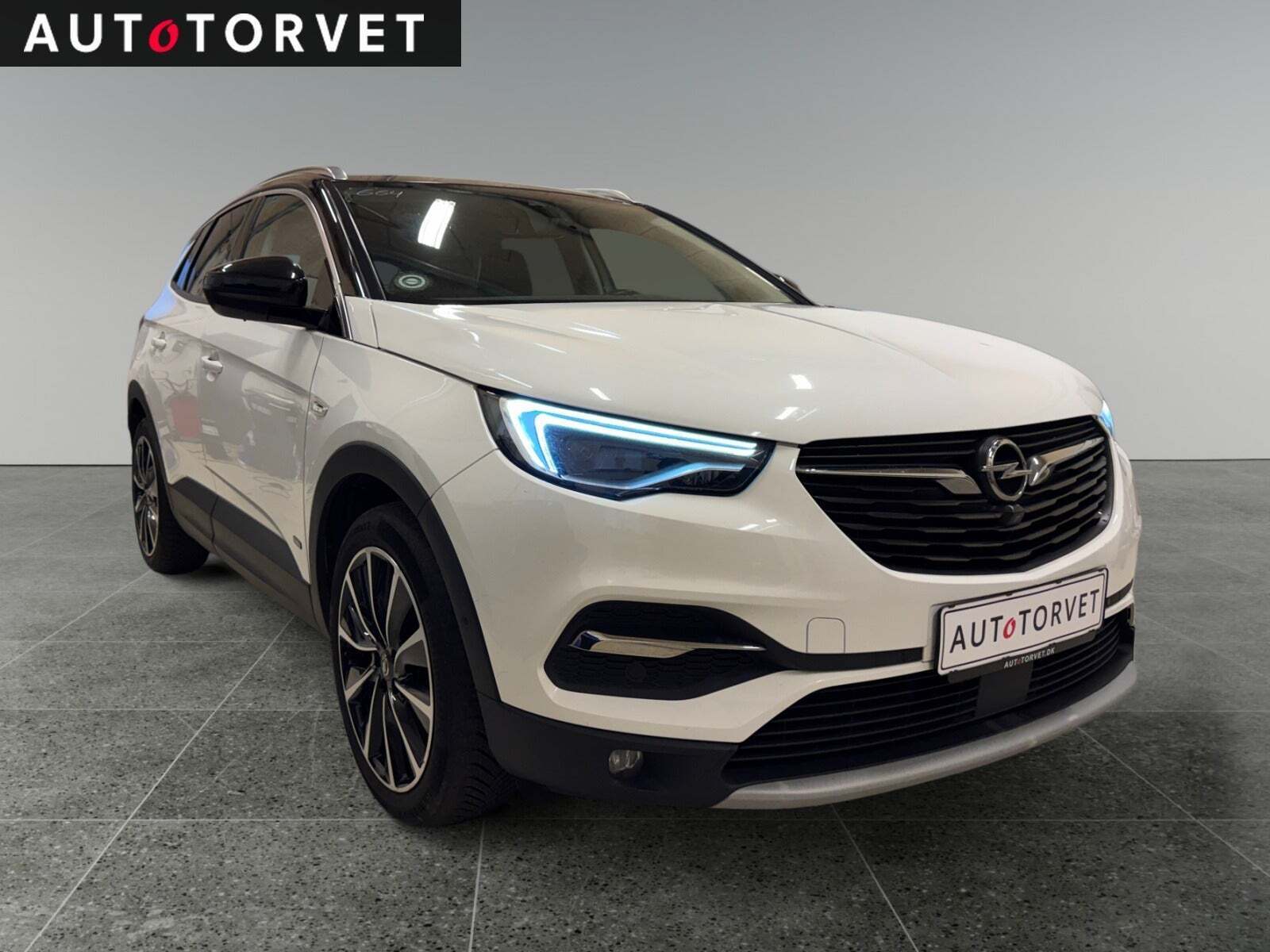 Opel Grandland X 1,6 Hybrid Innovation aut.