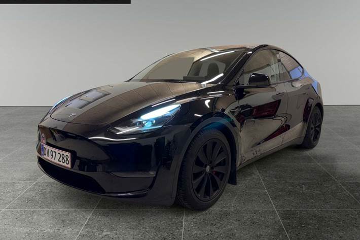 Sort Tesla Model Y fra 2023