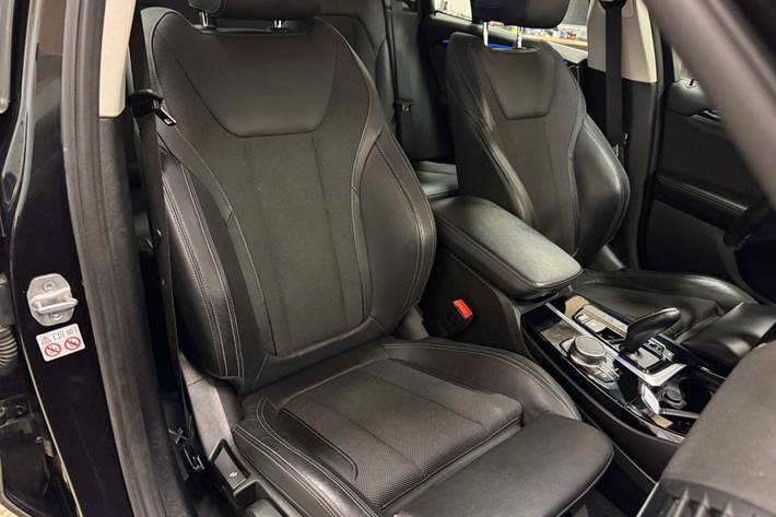 Sort BMW X3 fra 2021