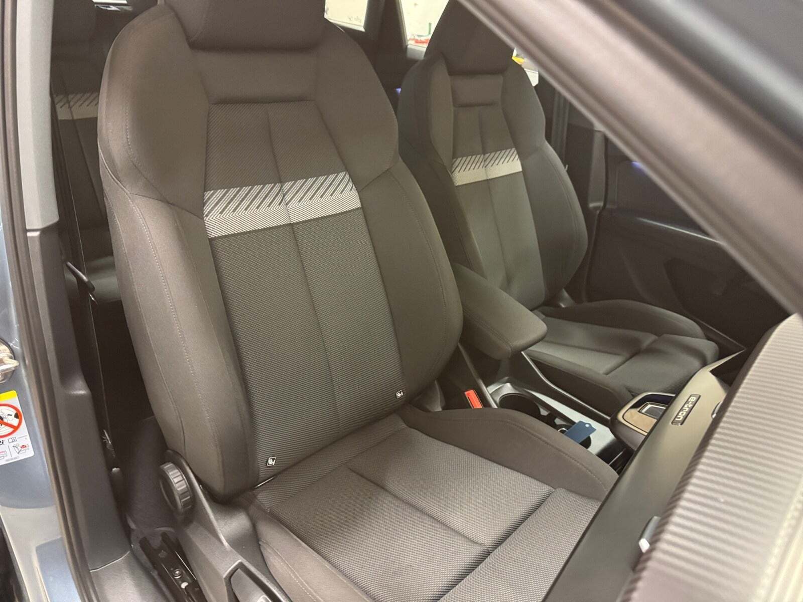 Blå Audi Q4 e-tron fra 2022