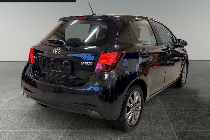 Sort Toyota Yaris fra 2014