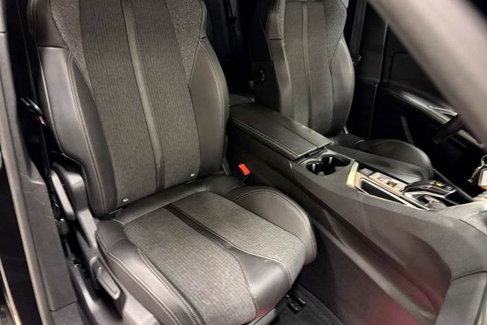 Sort Peugeot 3008 fra 2018