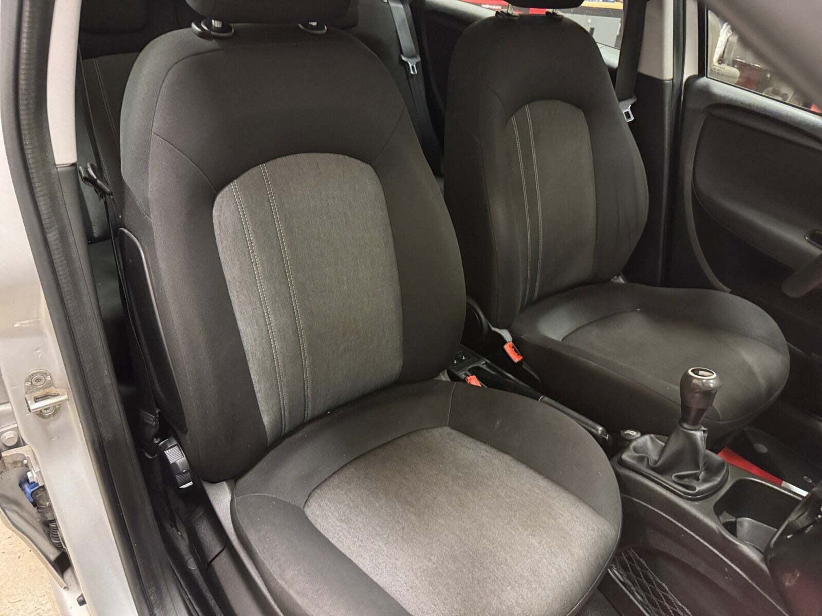 Sølv Fiat Punto fra 2013