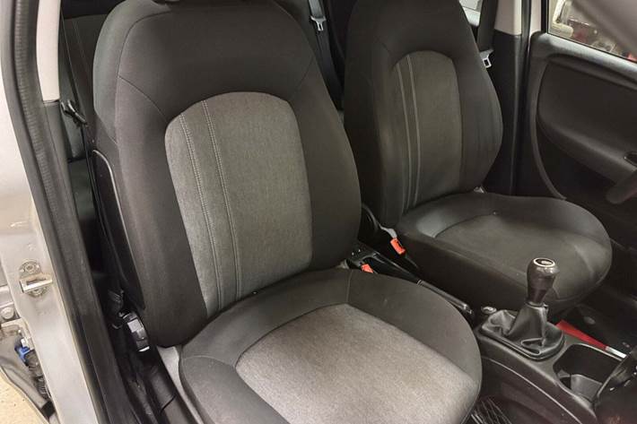 Sølv Fiat Punto fra 2013