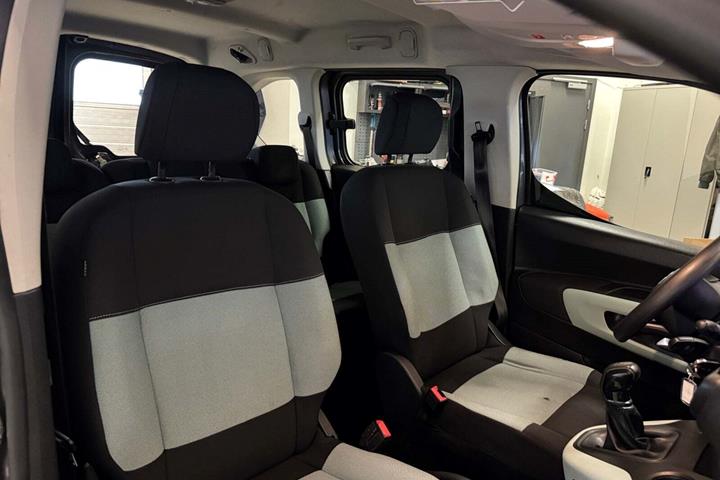 Sort Citroën Berlingo fra 2020