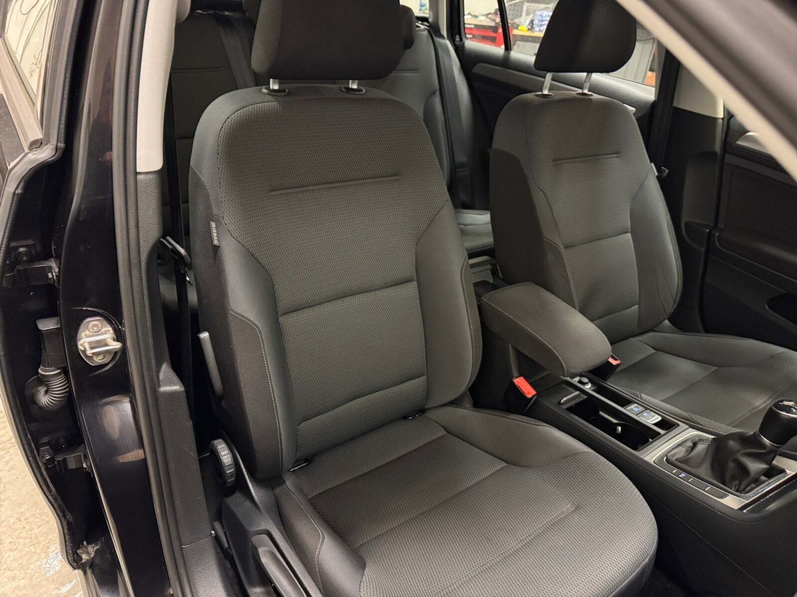 Blå VW Golf VII fra 2015