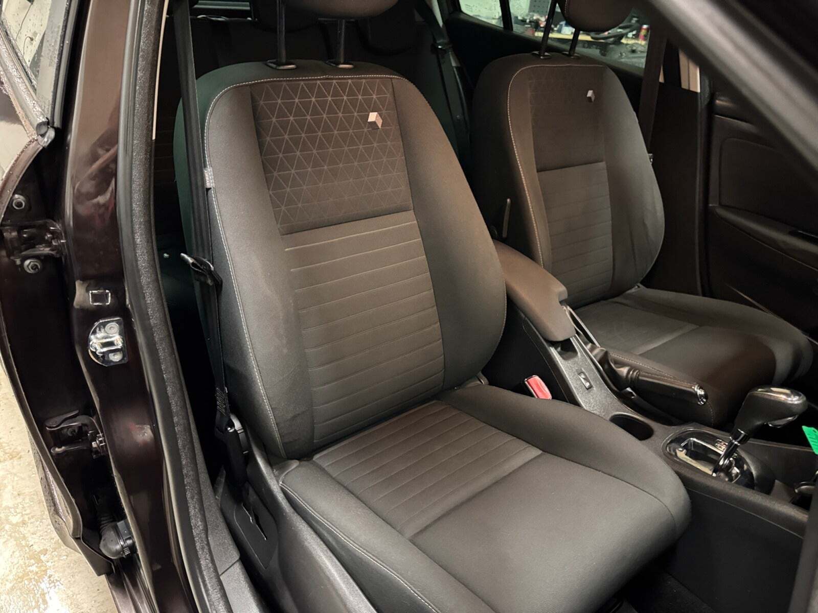 Brun Renault Megane III fra 2015