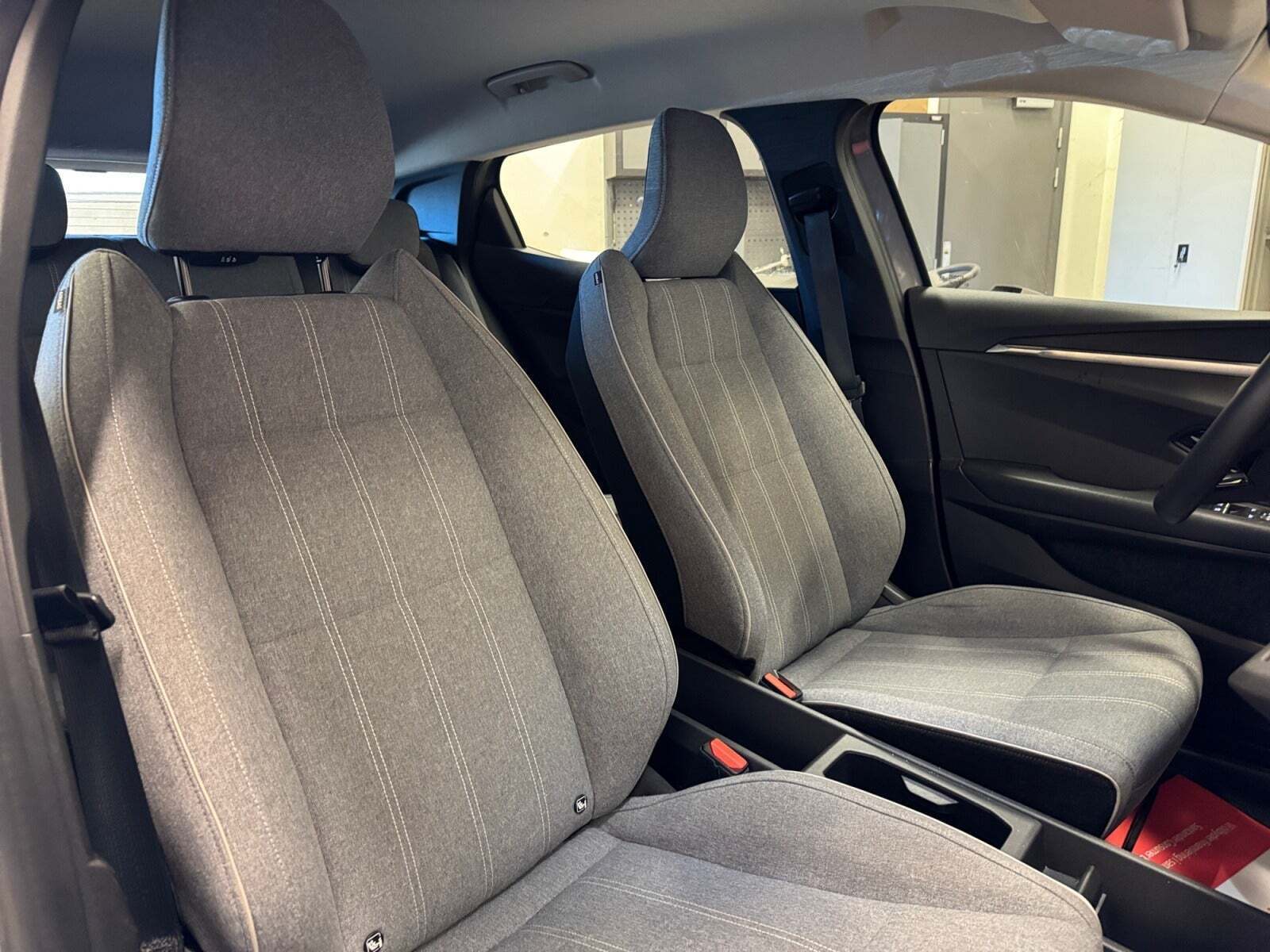 Grå Renault Megane E-Tech fra 2022