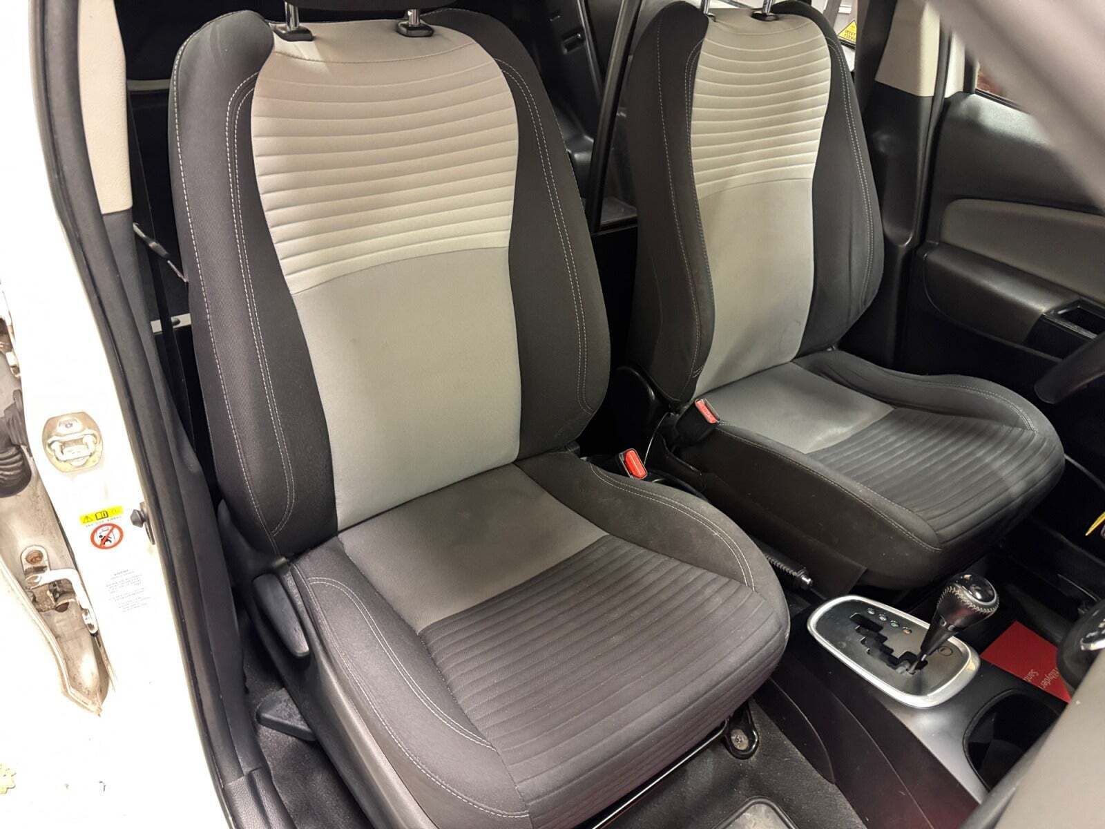 Hvid Toyota Yaris fra 2018