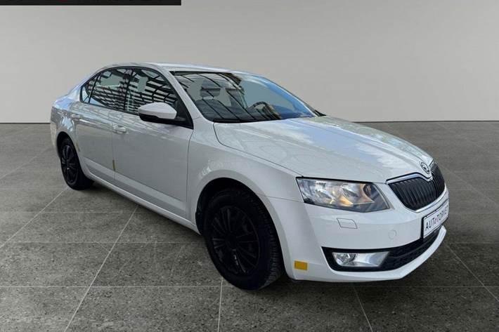 Hvid Skoda Octavia fra 2015