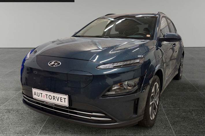 Blå Hyundai Kona fra 2022 set udefra