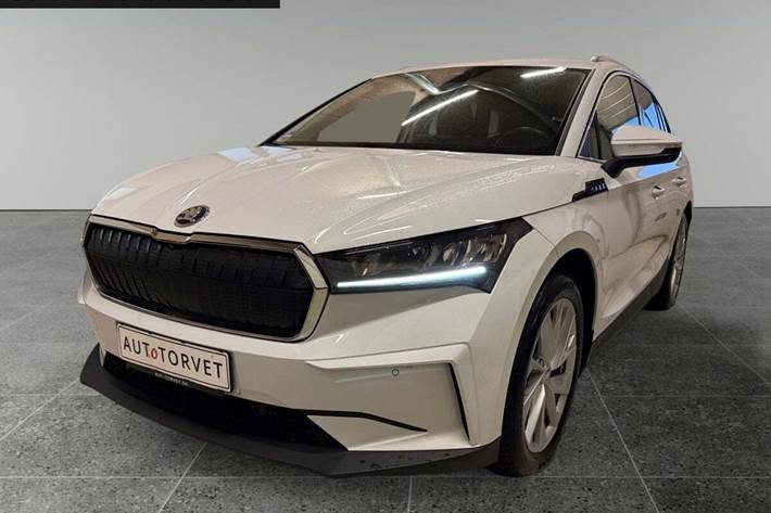 Hvid Skoda Enyaq fra 2021 set udefra