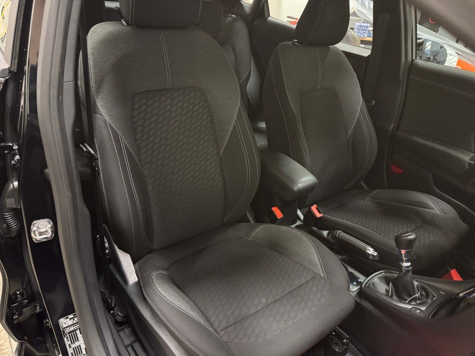 Sort Ford Puma fra 2023