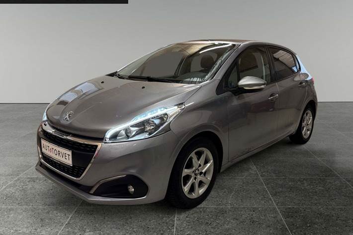 Grå Peugeot 208 fra 2019 set udefra