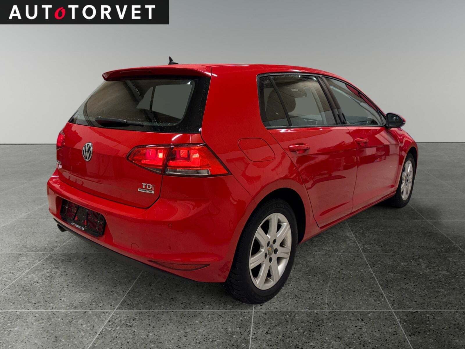 Rød VW Golf VII fra 2014