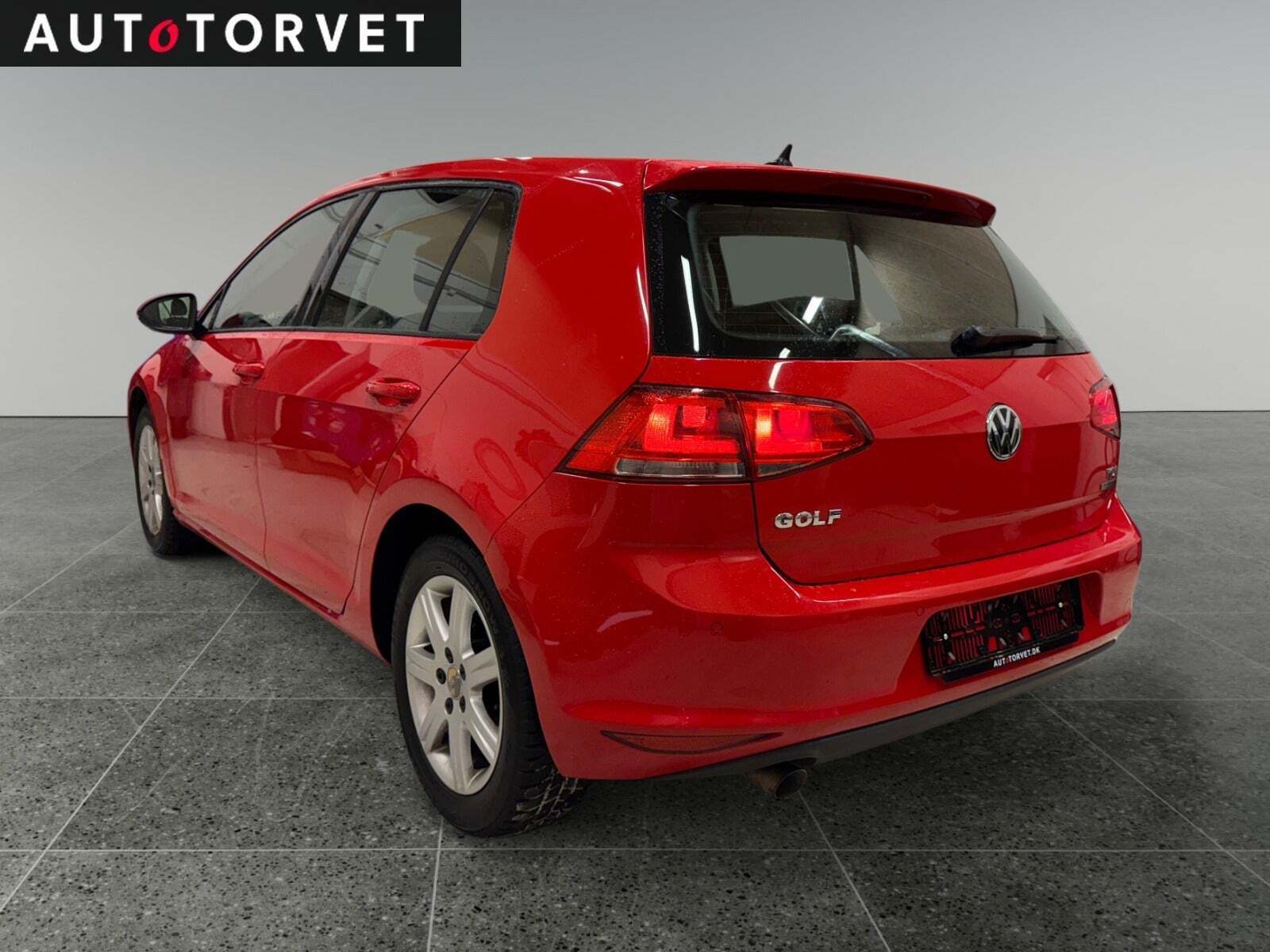 Rød VW Golf VII fra 2014