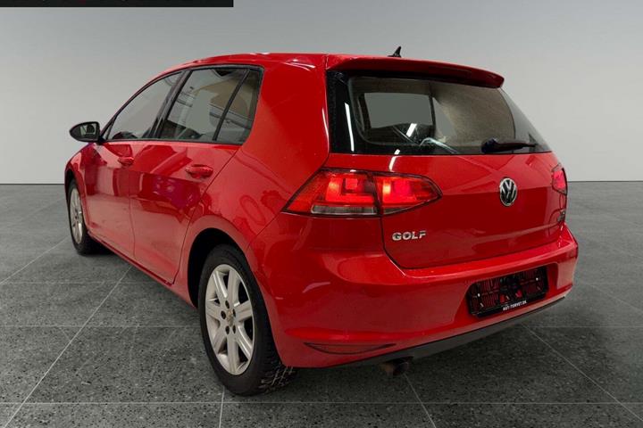 Rød VW Golf VII fra 2014
