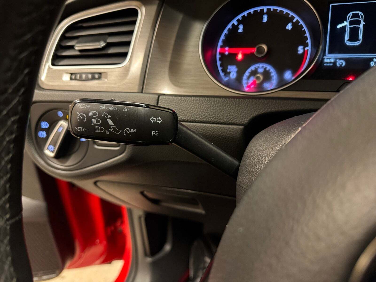 Rød VW Golf VII fra 2014