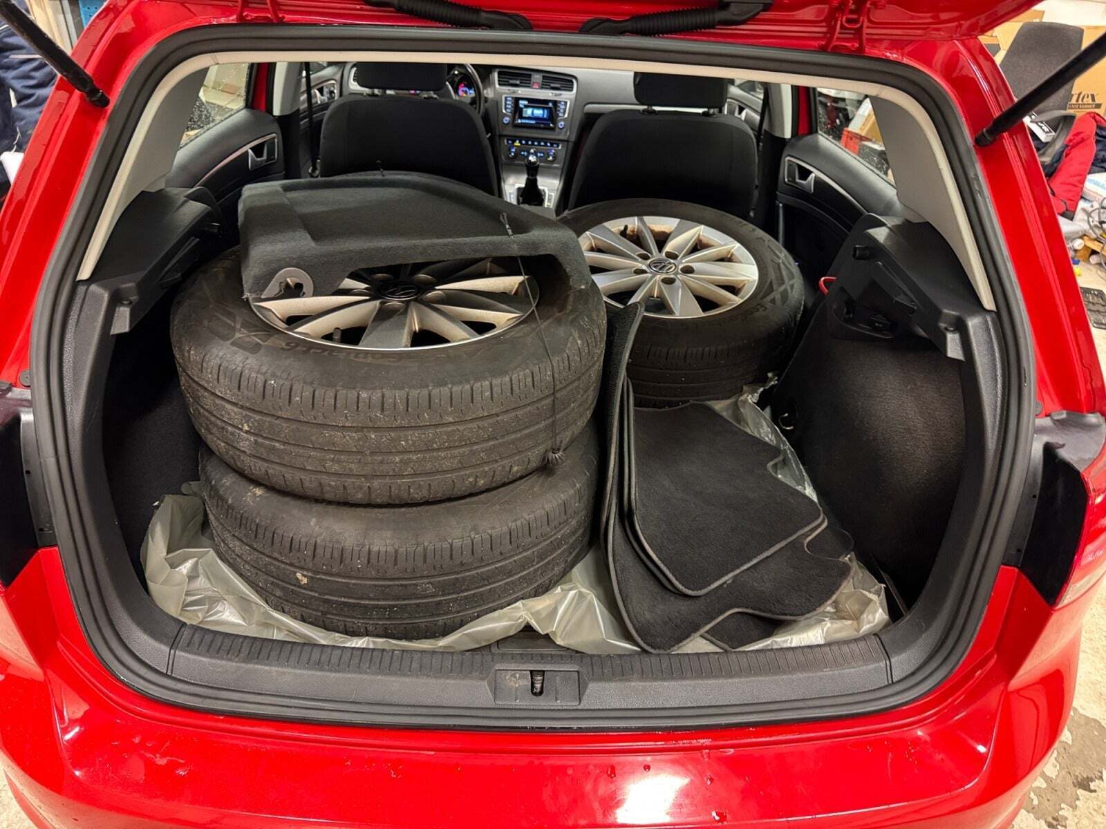 Rød VW Golf VII fra 2014