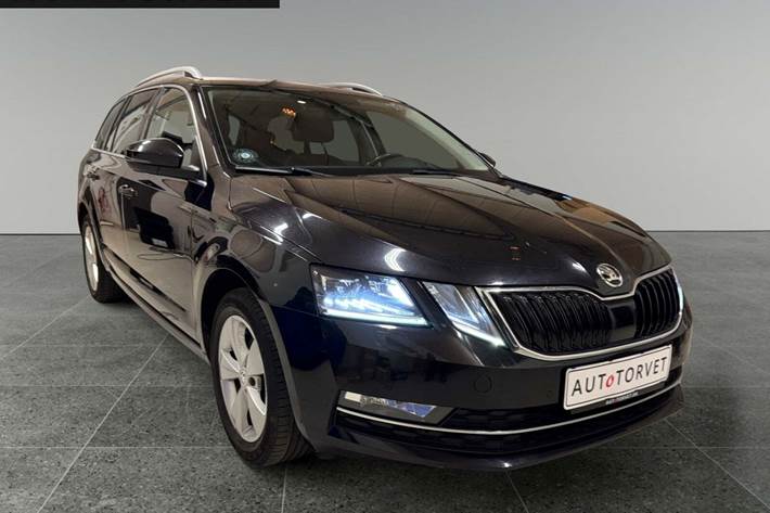Sort Skoda Octavia fra 2018