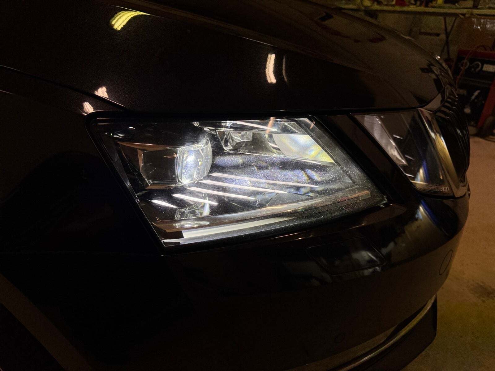 Sort Skoda Octavia fra 2018