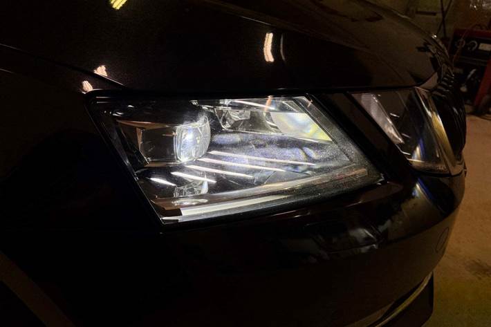 Sort Skoda Octavia fra 2018