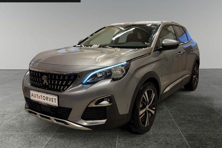 Grå Peugeot 3008 fra 2017 set udefra