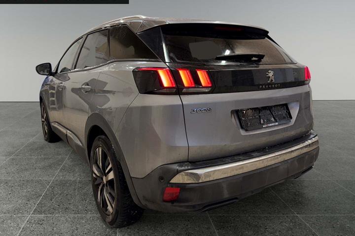 Grå Peugeot 3008 fra 2017