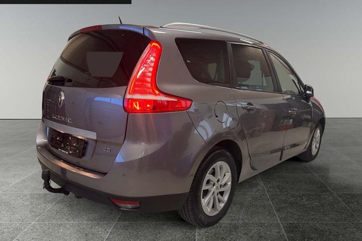 Grå Renault Grand Scenic III fra 2015