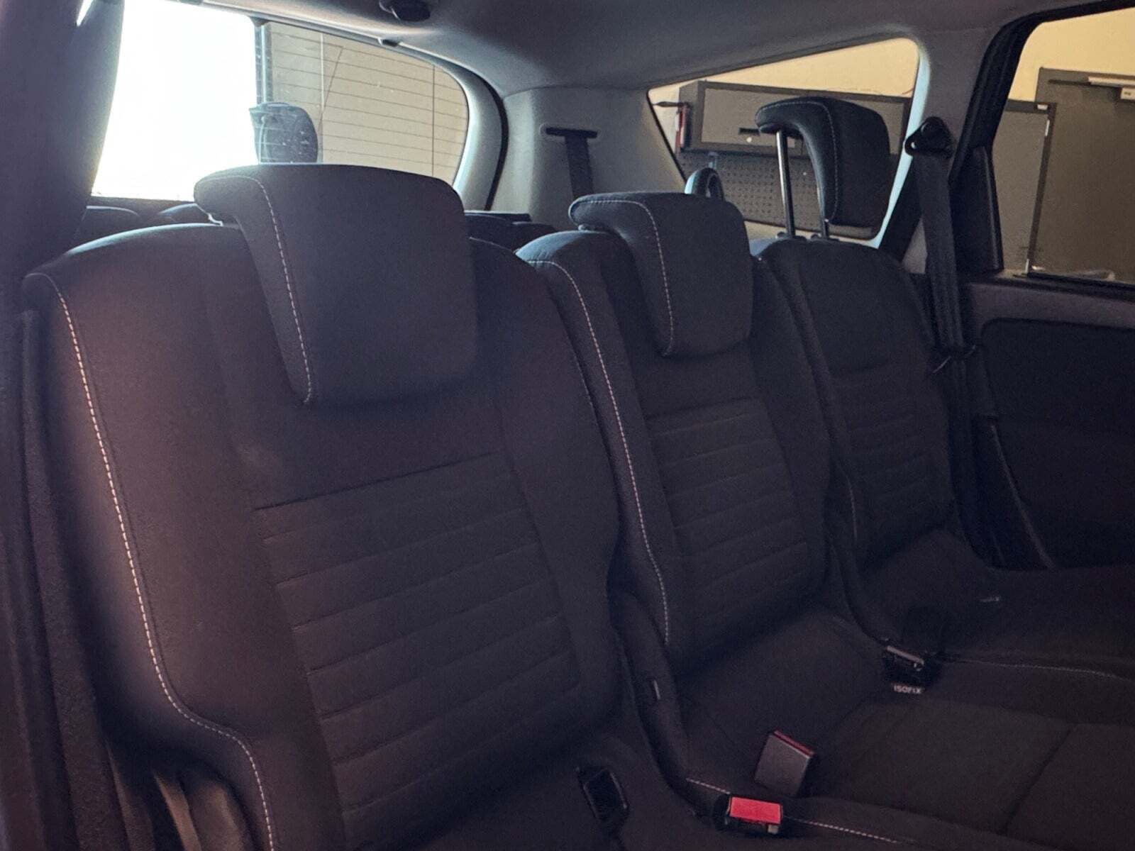 Grå Renault Grand Scenic III fra 2015