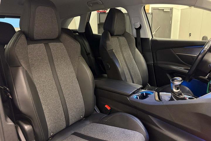Hvid Peugeot 3008 fra 2018