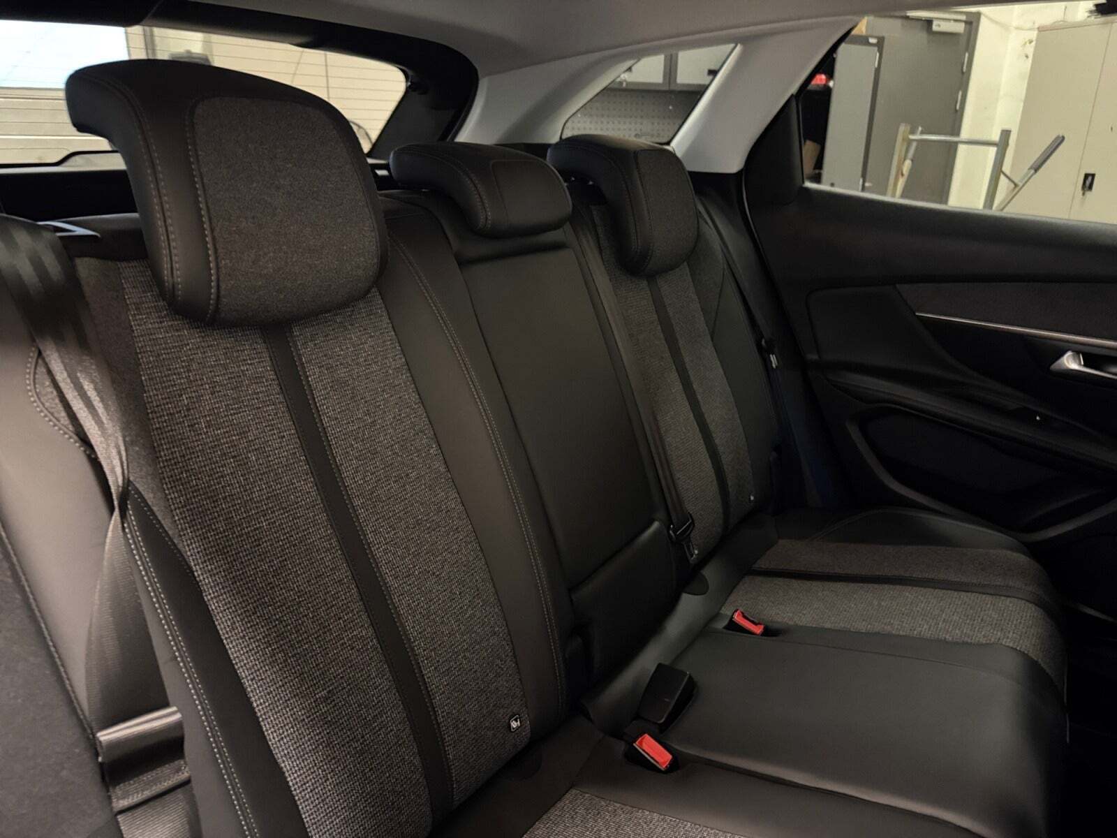 Hvid Peugeot 3008 fra 2018