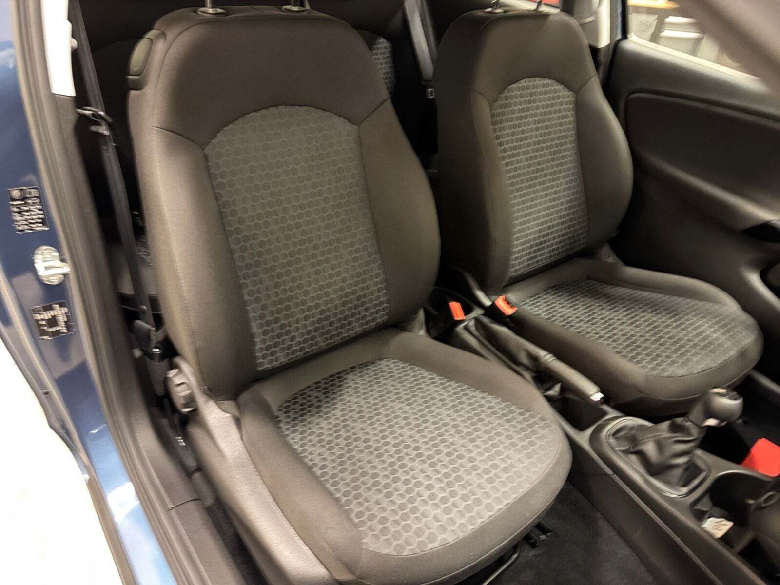 Blå Opel Corsa fra 2015