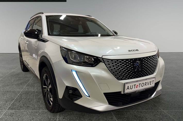 Hvid Peugeot e-2008 fra 2022