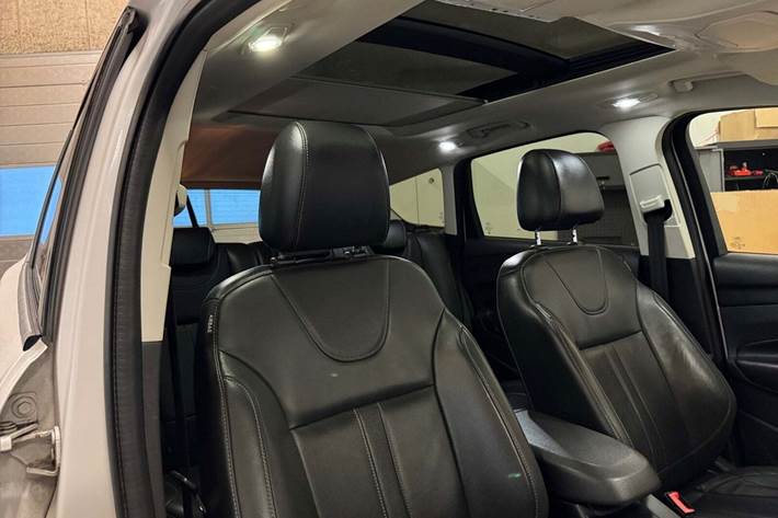 Hvid Ford Kuga fra 2015