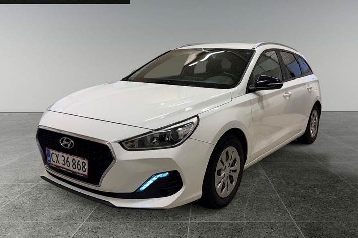 Hvid Hyundai i30 fra 2018 set udefra