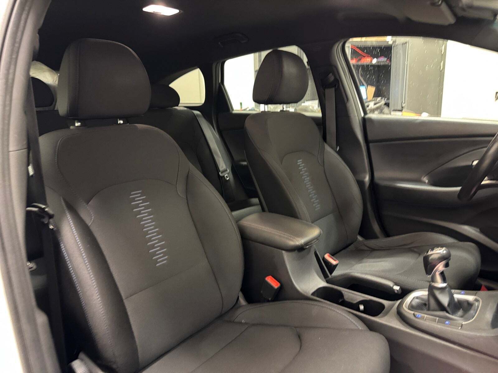 Hvid Hyundai i30 fra 2018