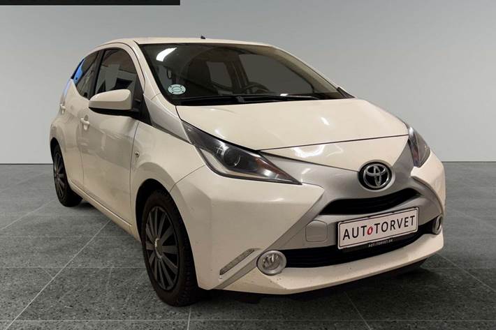 Hvid Toyota Aygo fra 2015
