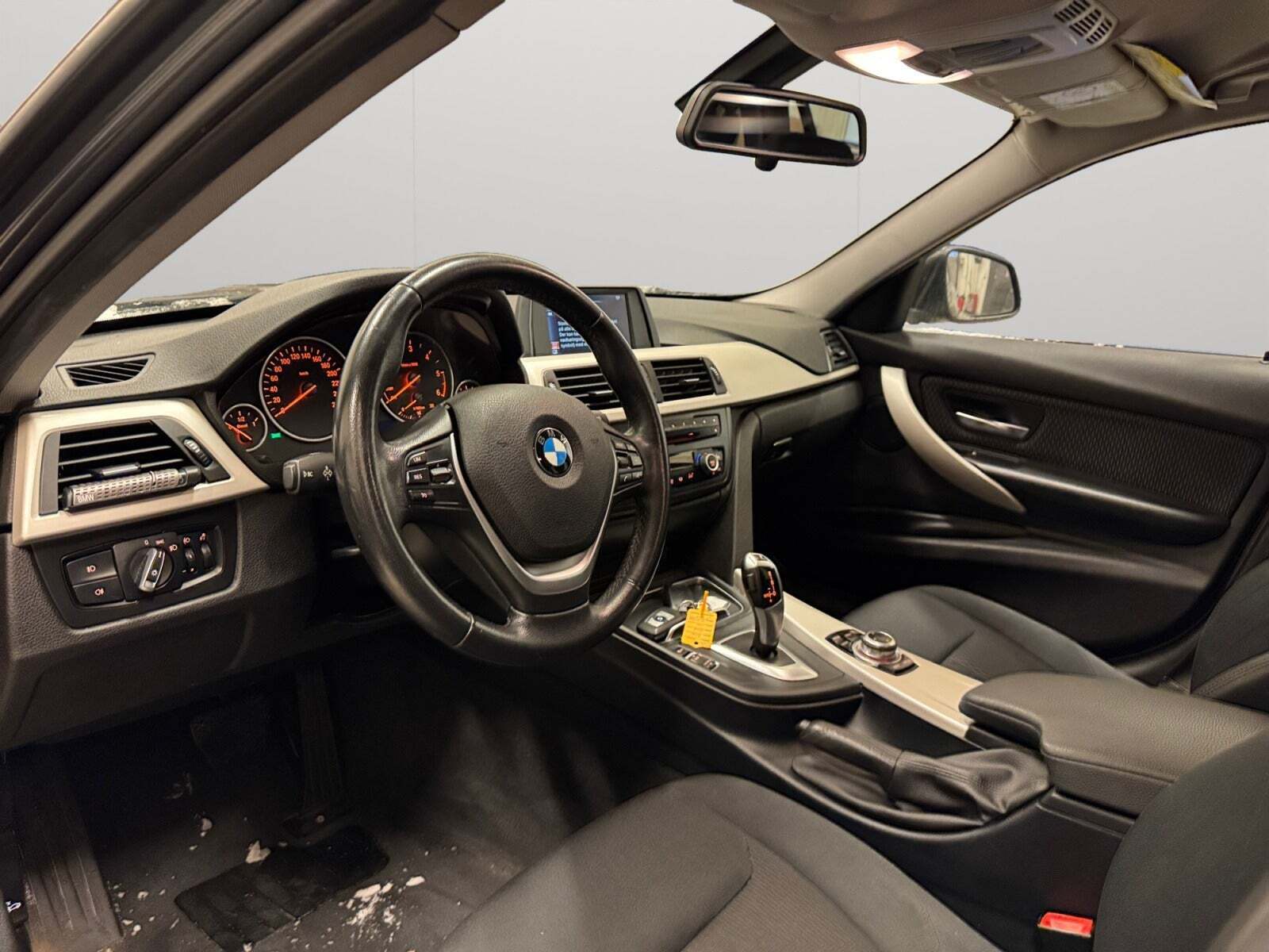 BMW 320d 2,0 Touring aut.