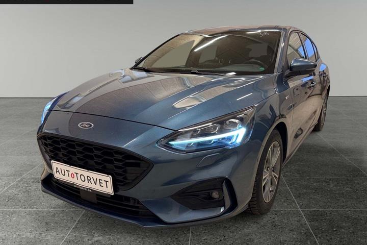 Blå Ford Focus fra 2020 set udefra